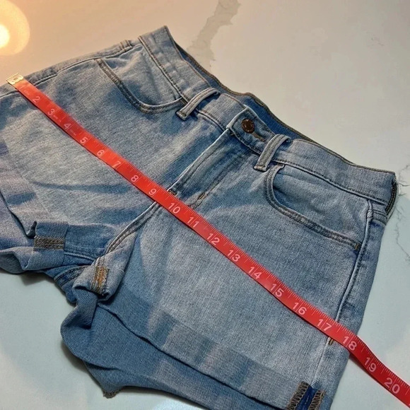 Old Navy light Wash denim shorts. Size  0 - Picture 7 of 7